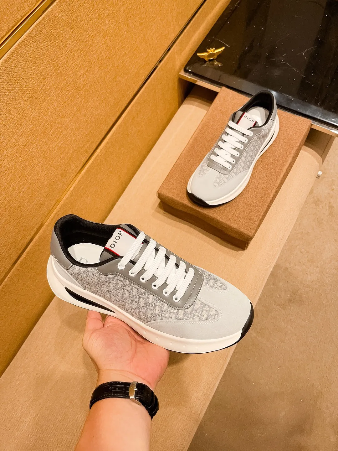 Men's shoes💰 440💰🔥 [Dior] Men's high-end brand of shoes official website 1:1 latest masterpiece: the upper is made of imported first-layer cowhide from Italy, comfortable and breathable lining ➕original non-slip and wear-resistant outsole🔥, making walking more convenient and comfortable! An exclusive new model, a stunning work, a beautiful 1:1 replica [color] compared to the official quality! Create a fashionable personality to set off your uniqueness! A must-have for trendy men! Classic 🔥Size: 39-44 Color: 🔥Multiple colors available